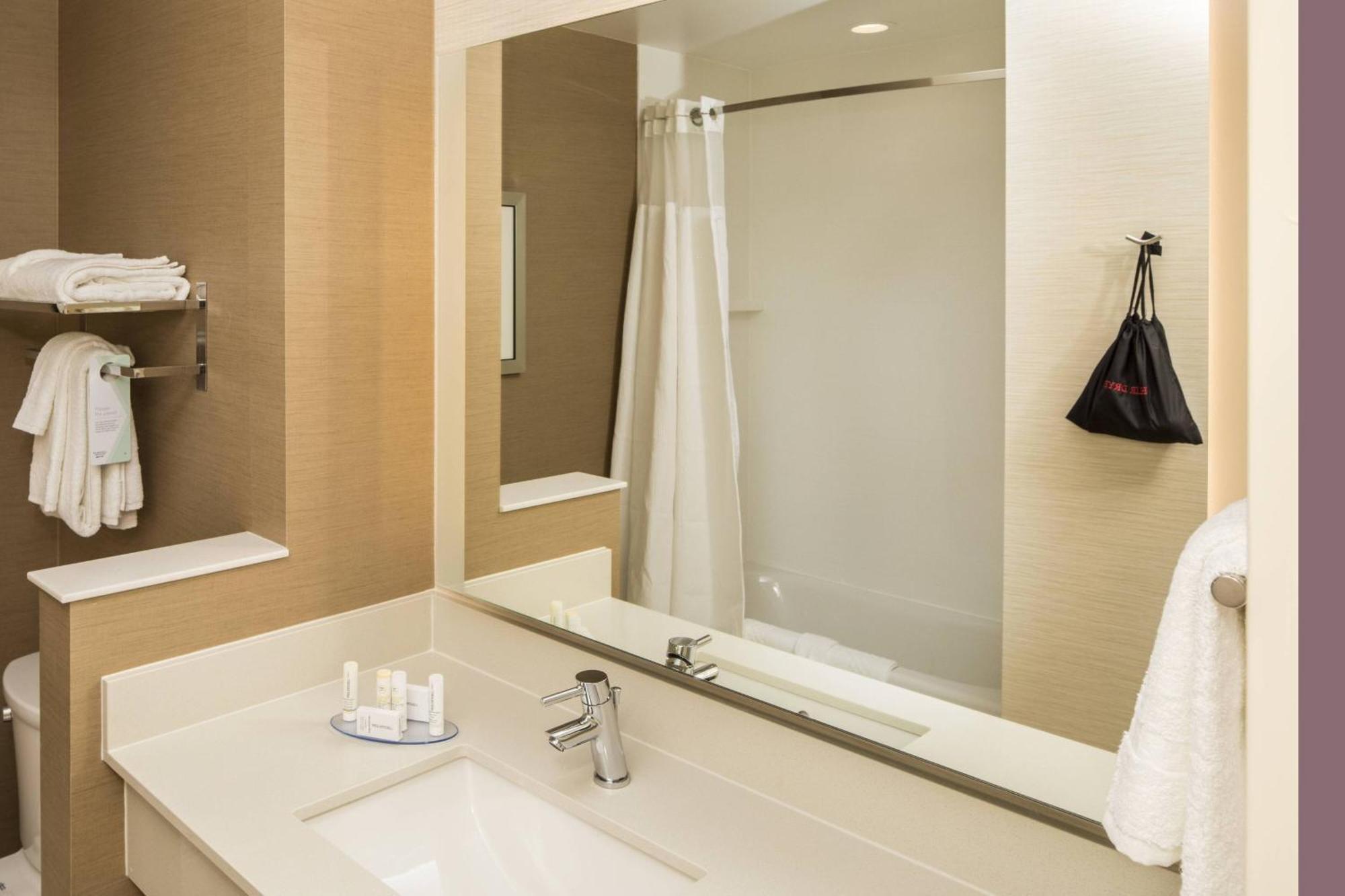 Fairfield Inn & Suites By Marriott Pittsburgh North/Mccandless Crossing McCandless Township Dış mekan fotoğraf
