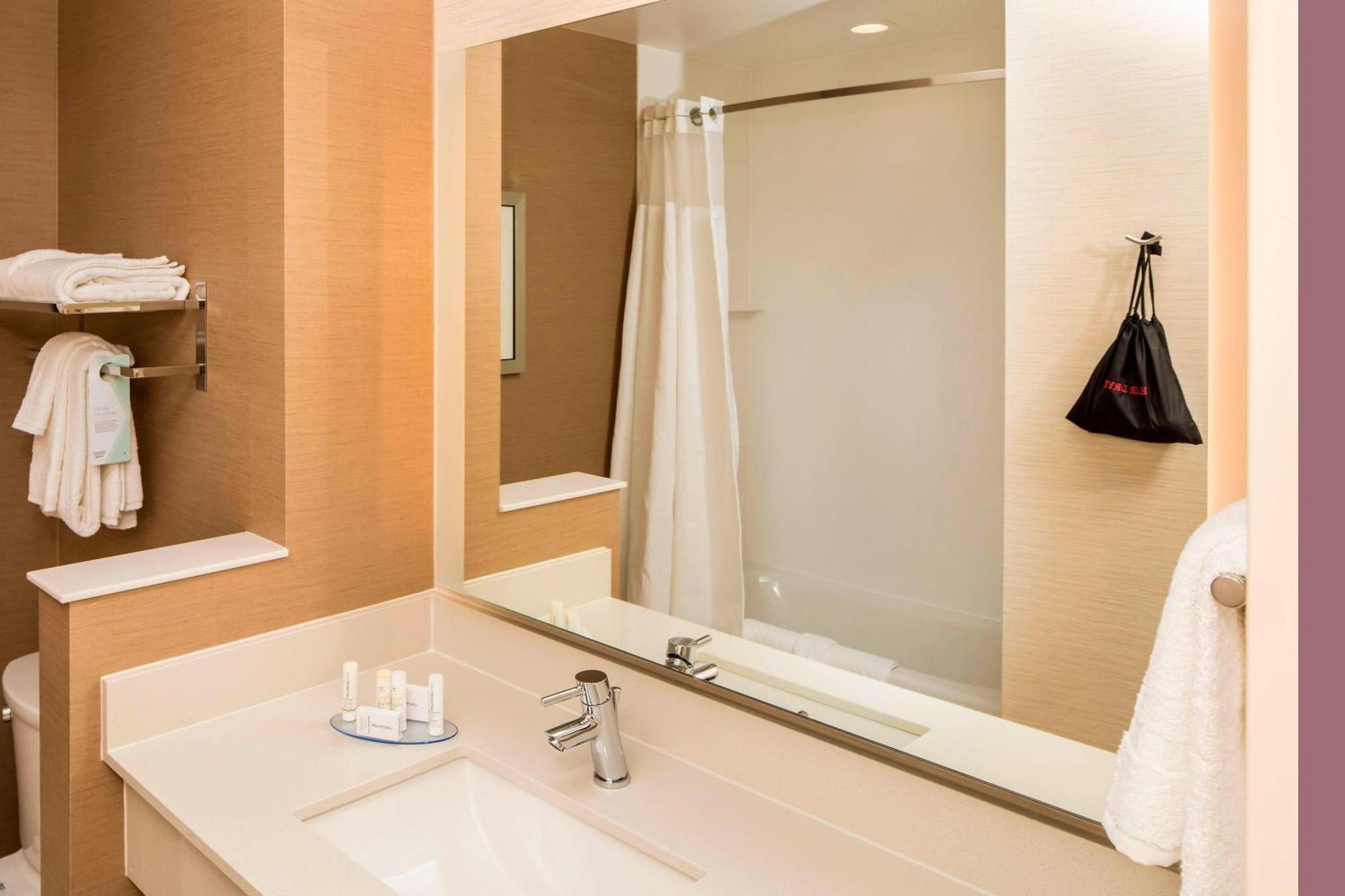 Fairfield Inn & Suites By Marriott Pittsburgh North/Mccandless Crossing McCandless Township Dış mekan fotoğraf